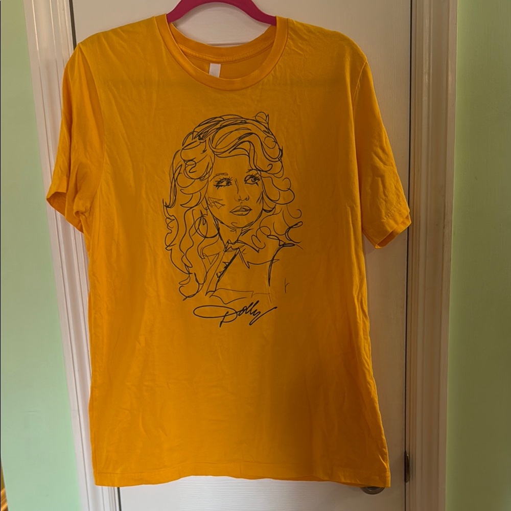100% Cotton Yellow Marigold Dolly Parton Short Sleeve Soft T-Shirt Size Large